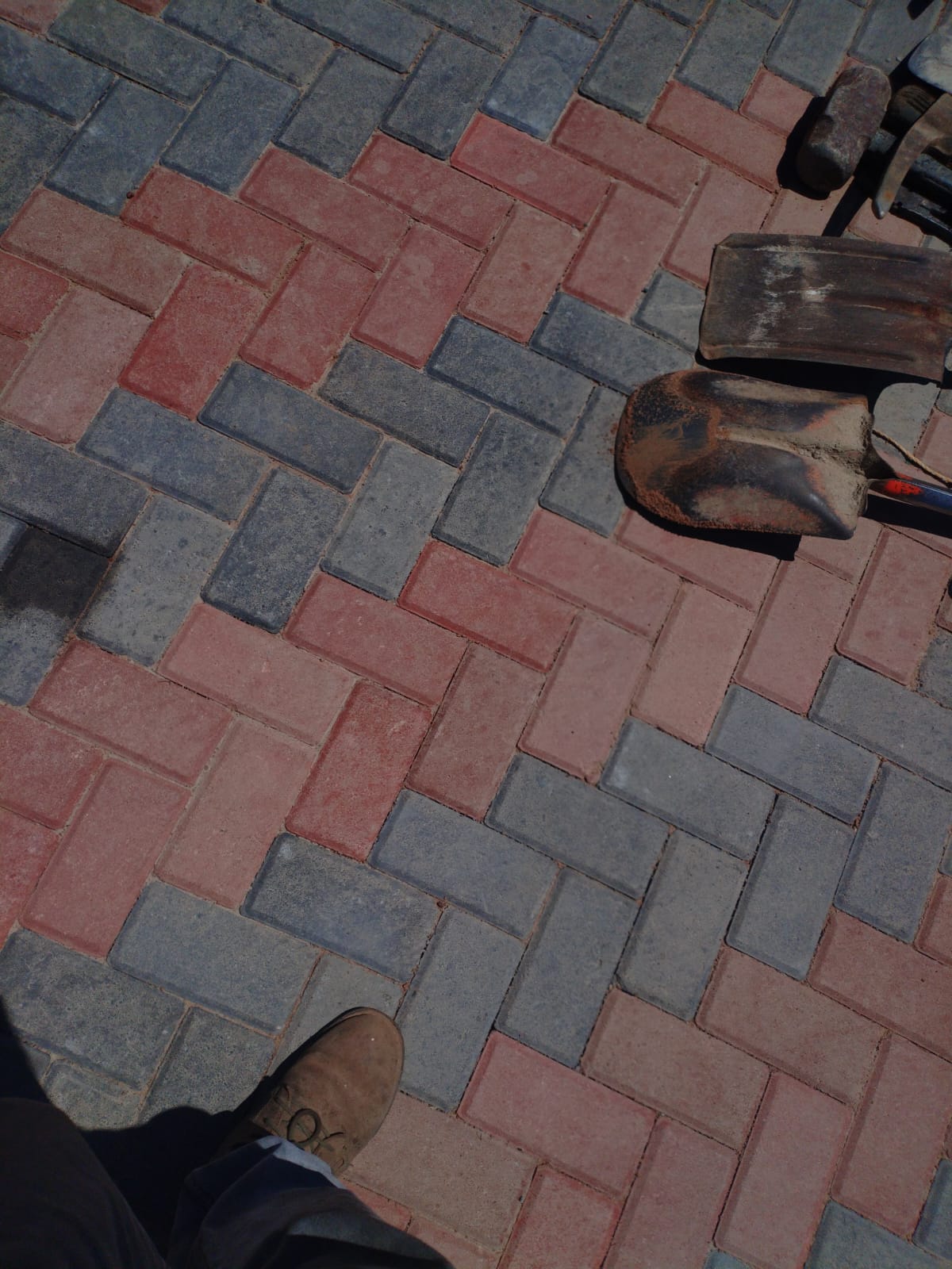 Bevel paving